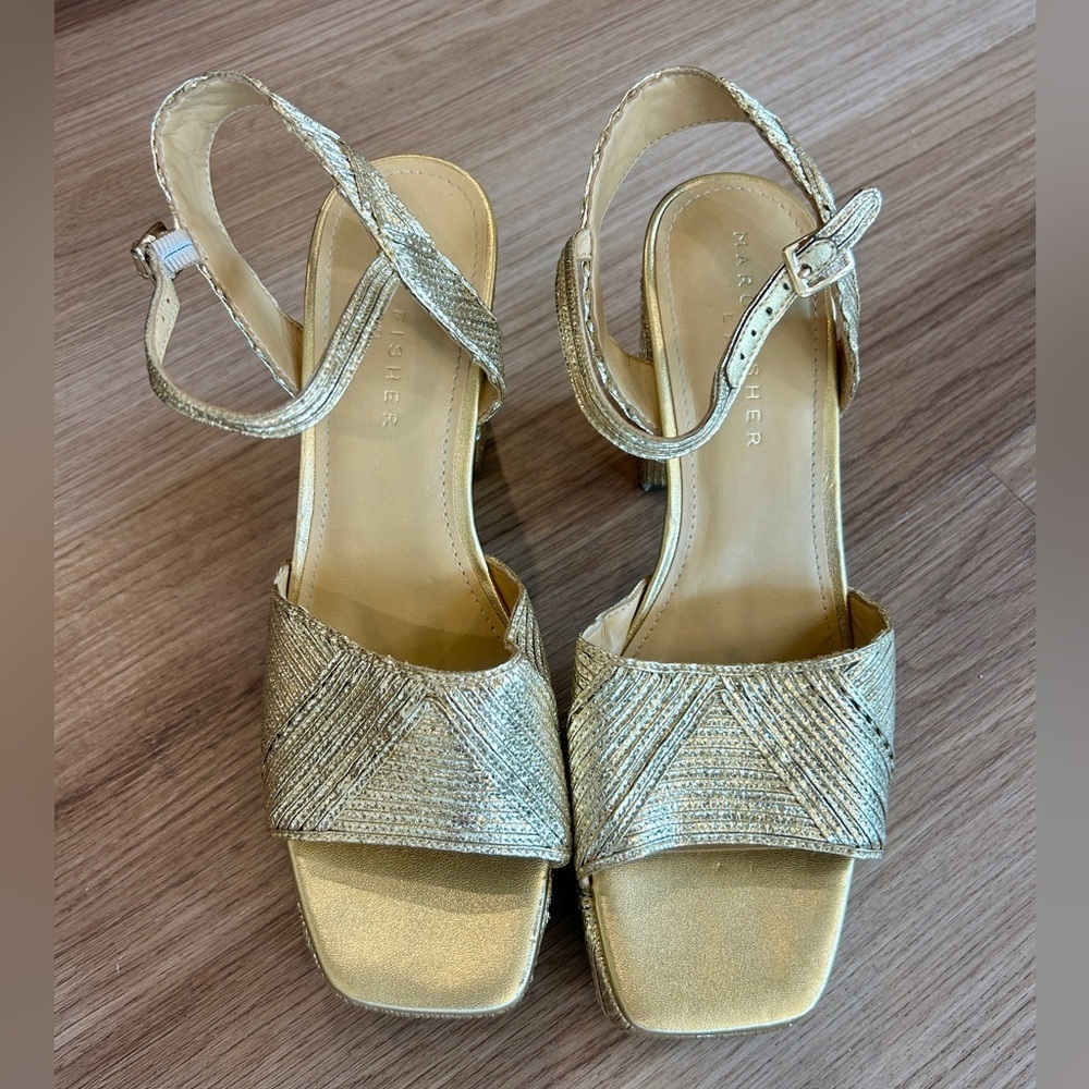 Marc Fisher LTD Calyn Sandals Gold Platform Buckle Size 10 M